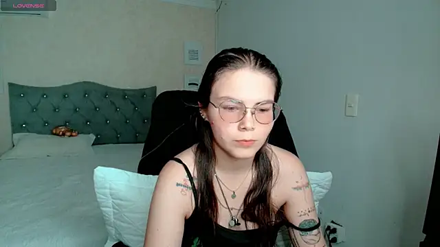 lexalove doll online show from 04/21/26, 12:55