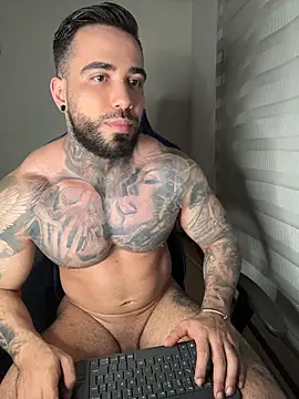Snapshot of josemanufit chatting on 05/19/26, 01:56 josemanufit online show from 05/19/26, 01:56