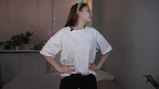 ChelseyTodora online show from 12/18/25, 05:08