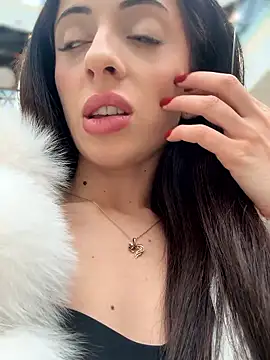 YeaLina online show from 01/08/26, 11:23