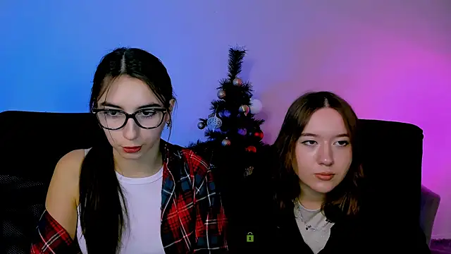 mila firee online show from 12/16/25, 12:10