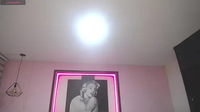 Kendall fox x online show from 12/23/25, 04:21