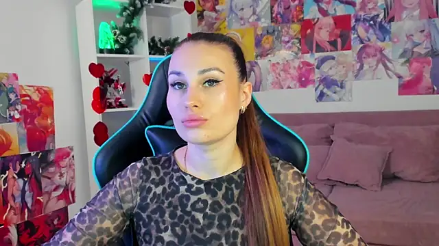 NoraFoxes online show from 12/17/25, 03:40