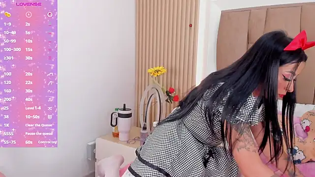 emily rivas  online show from 04/11/26, 03:33