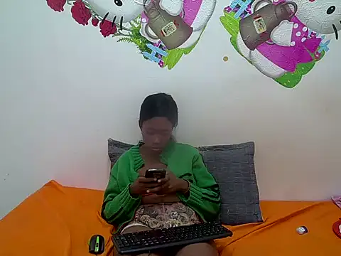 MissSexyVibe32 online show from 12/14/25, 04:23