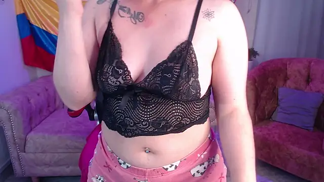 Snapshot of amanda_rousee chatting on 07/14/26, 10:21 amanda rousee online show from 07/14/26, 10:21