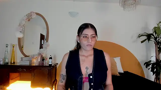 liaa moretti  online show from 02/10/26, 07:29