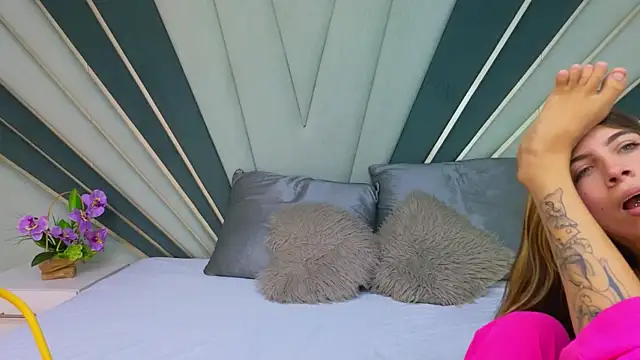 DulceeEsmeralda online show from 03/04/26, 01:50