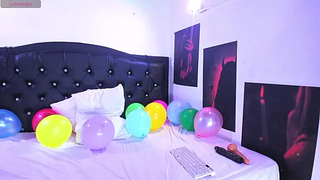 SweetVenomX online show from 12/23/25, 05:49