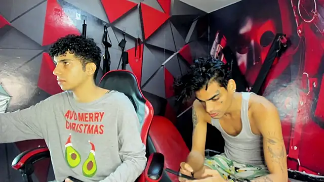 Hot Boys Without Limits online show from 01/08/26, 04:04