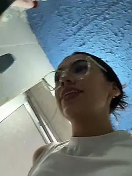 lunaluxury22 online show from 03/26/26, 03:06