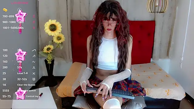 camila vasquez  online show from 12/17/25, 07:31