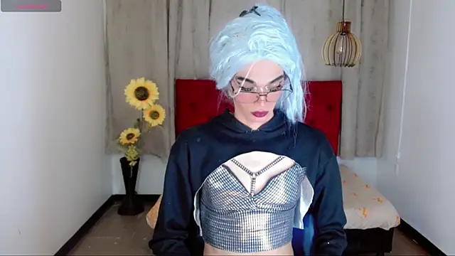 camila vasquez  online show from 12/18/25, 07:20