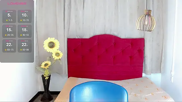 camila vasquez  online show from 12/19/25, 07:21