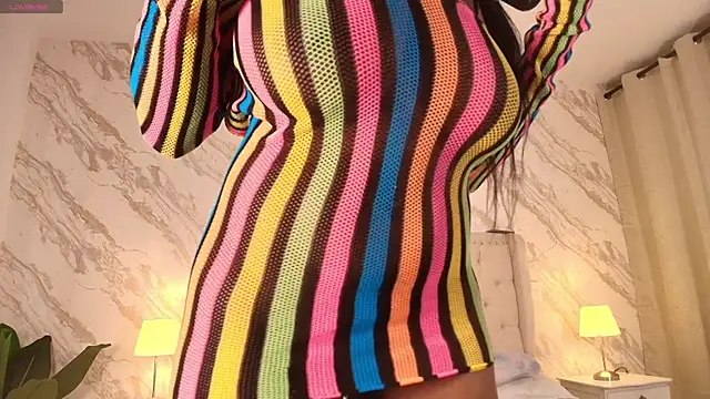 Snapshot of Yuliana-ambell chatting on 12/22/25, 04:20 Yuliana-ambell online show from 12/22/25, 04:20