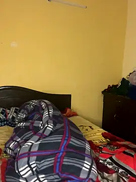 HOT-CUPAL22 online show from 12/21/25, 04:47