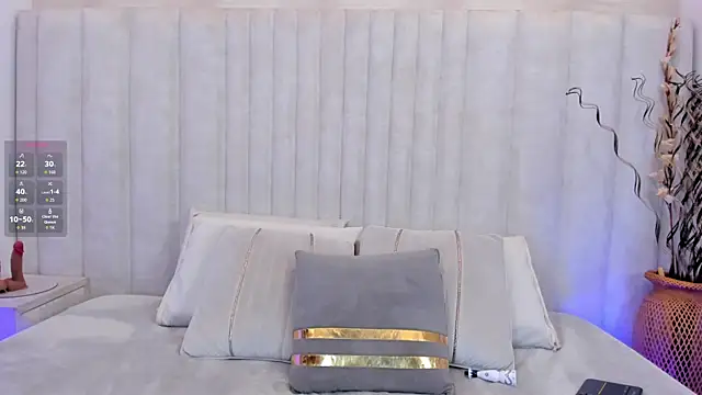 Snapshot of im_ariana_ chatting on 05/23/26, 08:13 im ariana online show from 05/23/26, 08:13