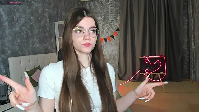 miss  evelyne online show from 12/16/25, 01:32