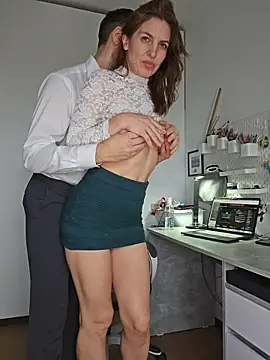 Lovebackground online show from 12/16/25, 10:09