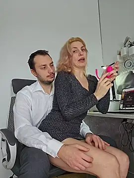 Snapshot of Lovebackground chatting on 02/12/26, 10:32 Lovebackground online show from 02/12/26, 10:32