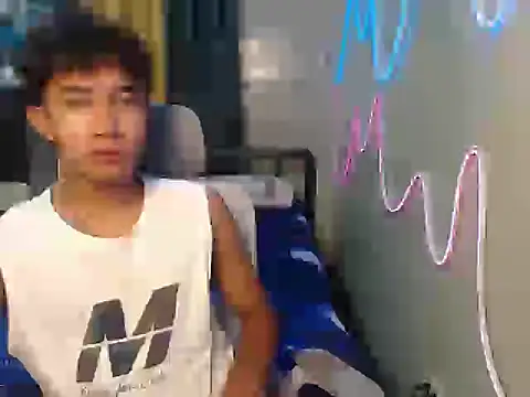 Snapshot of Ur_hottestjonny chatting on 06/13/26, 10:08 Ur hottestjonny online show from 06/13/26, 10:08