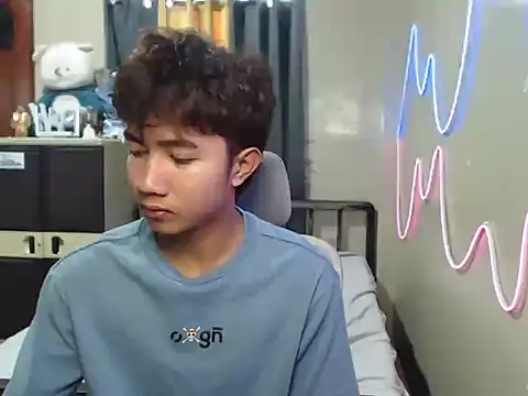 Snapshot of Ur_hottestjonny chatting on 06/24/26, 12:20 Ur hottestjonny online show from 06/24/26, 12:20