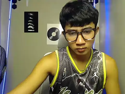 Snapshot of Ur_hottestjonny chatting on 07/07/26, 11:03 Ur hottestjonny online show from 07/07/26, 11:03