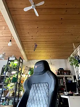 YoursxTruly online show from 01/14/26, 10:54