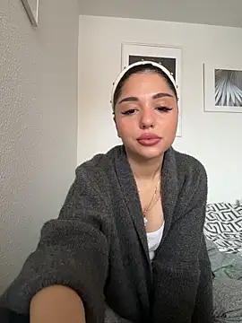 SilkyMira online show from 02/10/26, 09:13