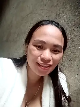 Snapshot of ngaytho004 chatting on 05/10/26, 12:49 ngaytho004 online show from 05/10/26, 12:49