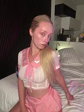 SunnyShiney online show from 03/01/26, 01:35