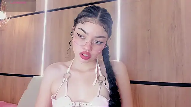 chloe cortez online show from 07/15/26, 11:48