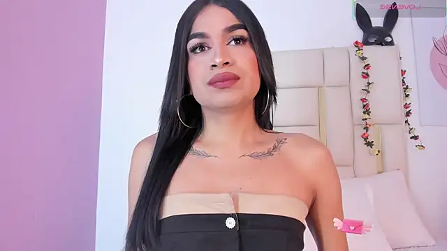 Snapshot of Silvanna-Casstro chatting on 01/10/26, 12:07 Silvanna-Casstro online show from 01/10/26, 12:07