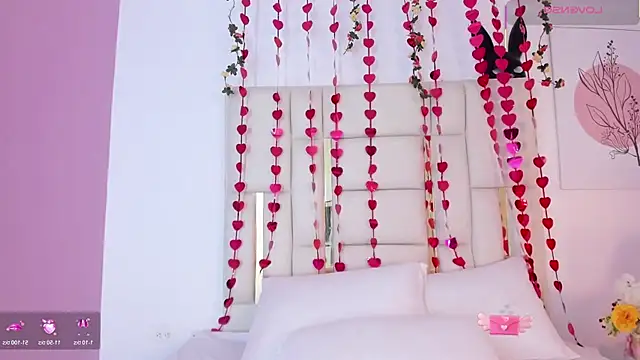 Snapshot of Silvanna-Casstro chatting on 01/13/26, 11:48 Silvanna-Casstro online show from 01/13/26, 11:48