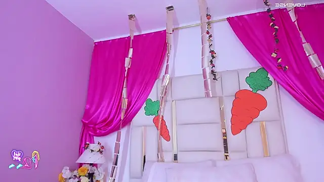 Silvanna-Casstro online show from 04/08/26, 11:32