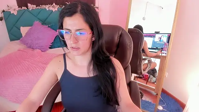 Snapshot of Isa_Emm chatting on 02/06/26, 07:06 Isa Emm online show from 02/06/26, 07:06