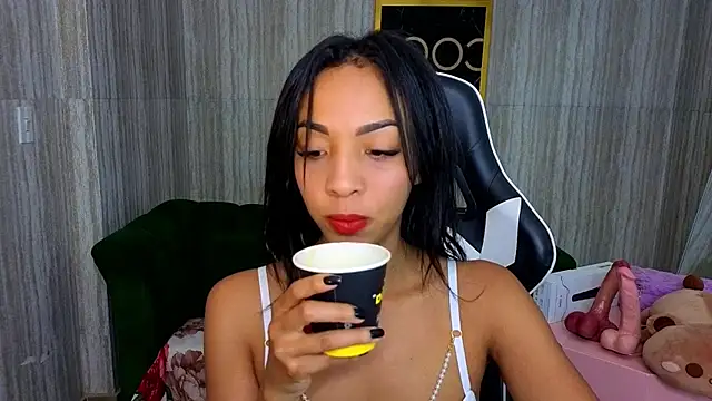 Snapshot of luna_meow_t chatting on 01/14/26, 02:17 luna meow t online show from 01/14/26, 02:17