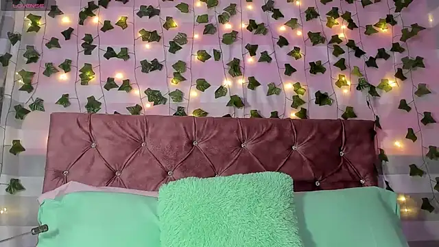 Ayla-marttinez online show from 04/19/26, 12:33