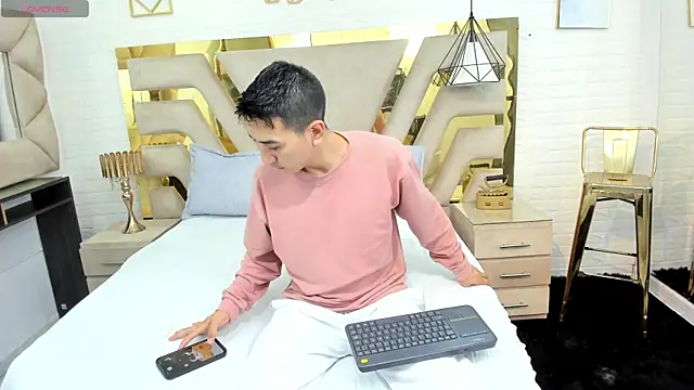 Snapshot of matias_jeong chatting on 12/18/25, 07:42 matias jeong online show from 12/18/25, 07:42