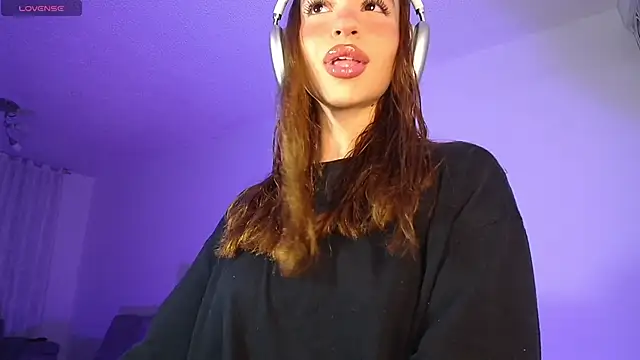 alina lee online show from 03/11/26, 01:22