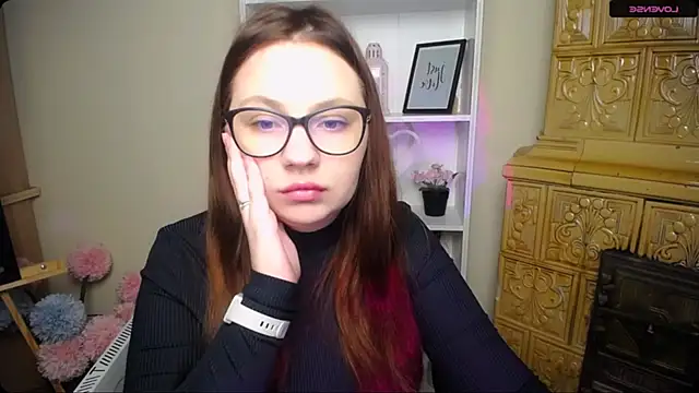 LiliaErmi online show from 12/17/25, 05:57