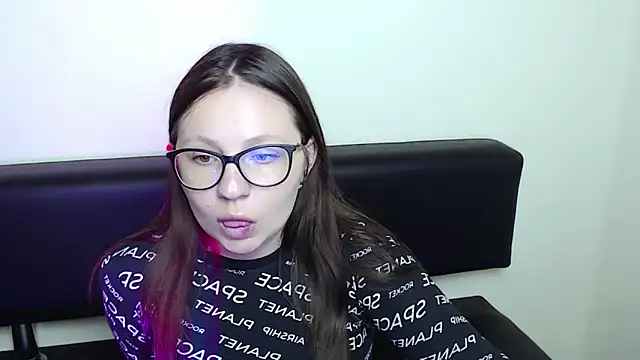 Snapshot of LiliaErmi chatting on 06/10/26, 10:25 LiliaErmi online show from 06/10/26, 10:25