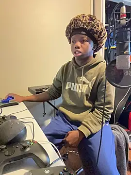 Snapshot of YourLittleBoyfriend chatting on 01/14/26, 04:45 YourLittleBoyfriend online show from 01/14/26, 04:45