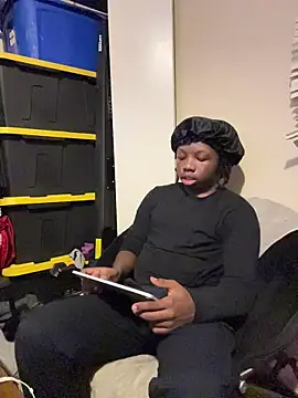 Snapshot of YourLittleBoyfriend chatting on 02/24/26, 01:47 YourLittleBoyfriend online show from 02/24/26, 01:47