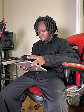 Snapshot of YourLittleBoyfriend chatting on 02/28/26, 08:43 YourLittleBoyfriend online show from 02/28/26, 08:43