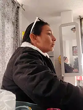 Snapshot of Afrodita2035 chatting on 12/22/25, 06:38 Afrodita2035 online show from 12/22/25, 06:38