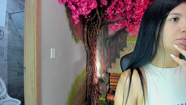 marahanson  online show from 12/17/25, 12:00