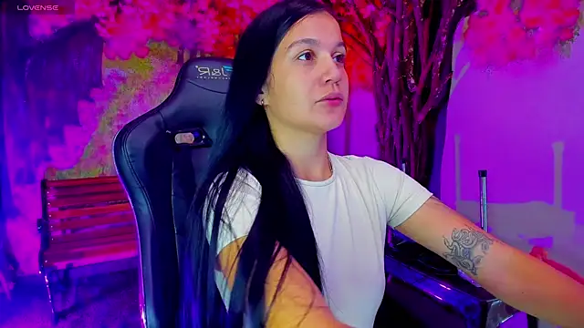 marahanson  online show from 01/11/26, 02:22