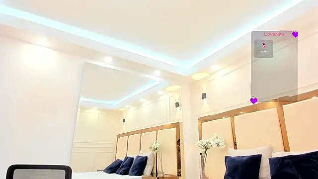 keyla knowles online show from 12/20/25, 02:02