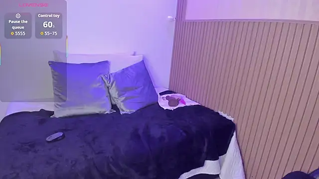 Snapshot of persefone_sky chatting on 02/06/26, 03:11 persefone sky online show from 02/06/26, 03:11